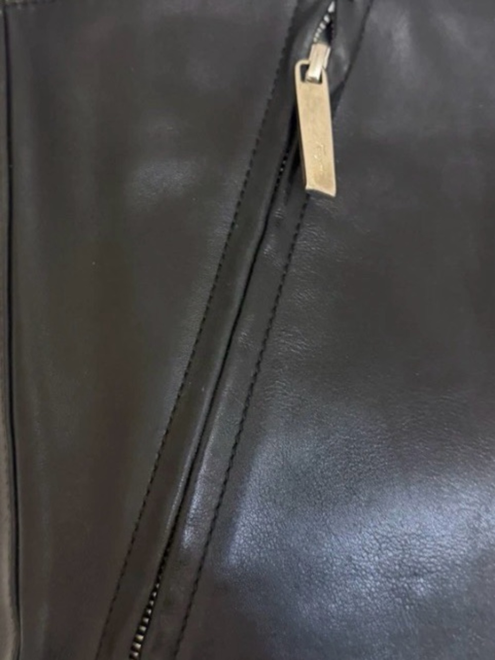 Authentic Ferragamo Black Soft Leather Hobo Tote Bag with Dual Outer Zips - Picture 5 of 12